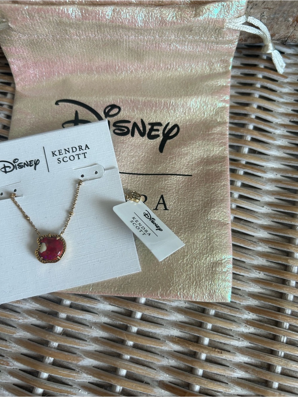 Kendra Scott Disney Snow White necklace features a bitten apple pendant - Picture 6 of 6